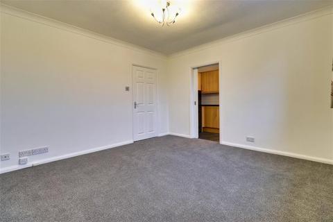 2 bedroom flat to rent, Town Street, Horsforth, Leeds, West Yorkshire, LS18