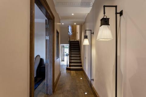 16 Hereford Square, London, SW7 4TS
