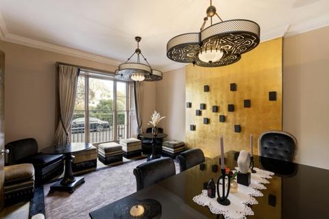 16 Hereford Square, London, SW7 4TS