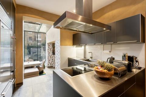 16 Hereford Square, London, SW7 4TS