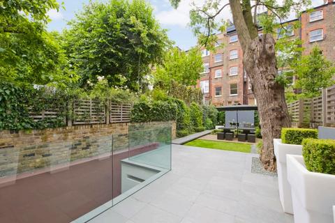 16 Hereford Square, London, SW7 4TS