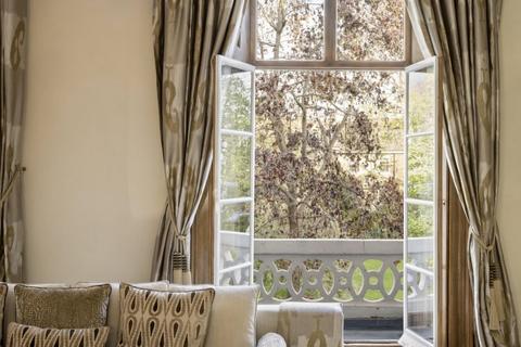 16 Hereford Square, London, SW7 4TS
