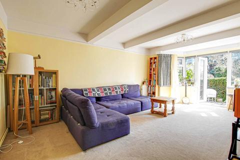 24 Highdown Avenue, Emmer Green, Reading, RG4 8QS
