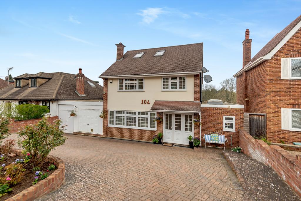 Highfield Way, Rickmansworth, WD3 3 bed detached house for sale £