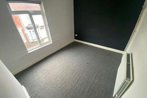 2 bedroom terraced house to rent, Upton Street, Middlesbrough