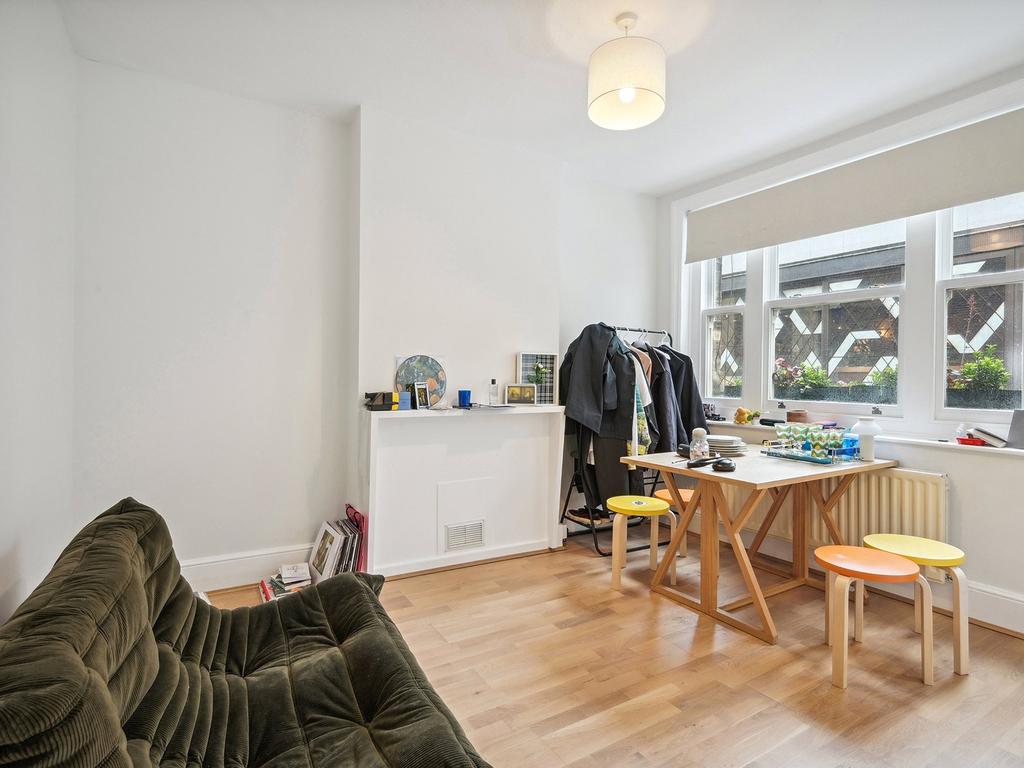 Berwick Street, London, W1F Studio - £1,863 pcm (£430 pw)