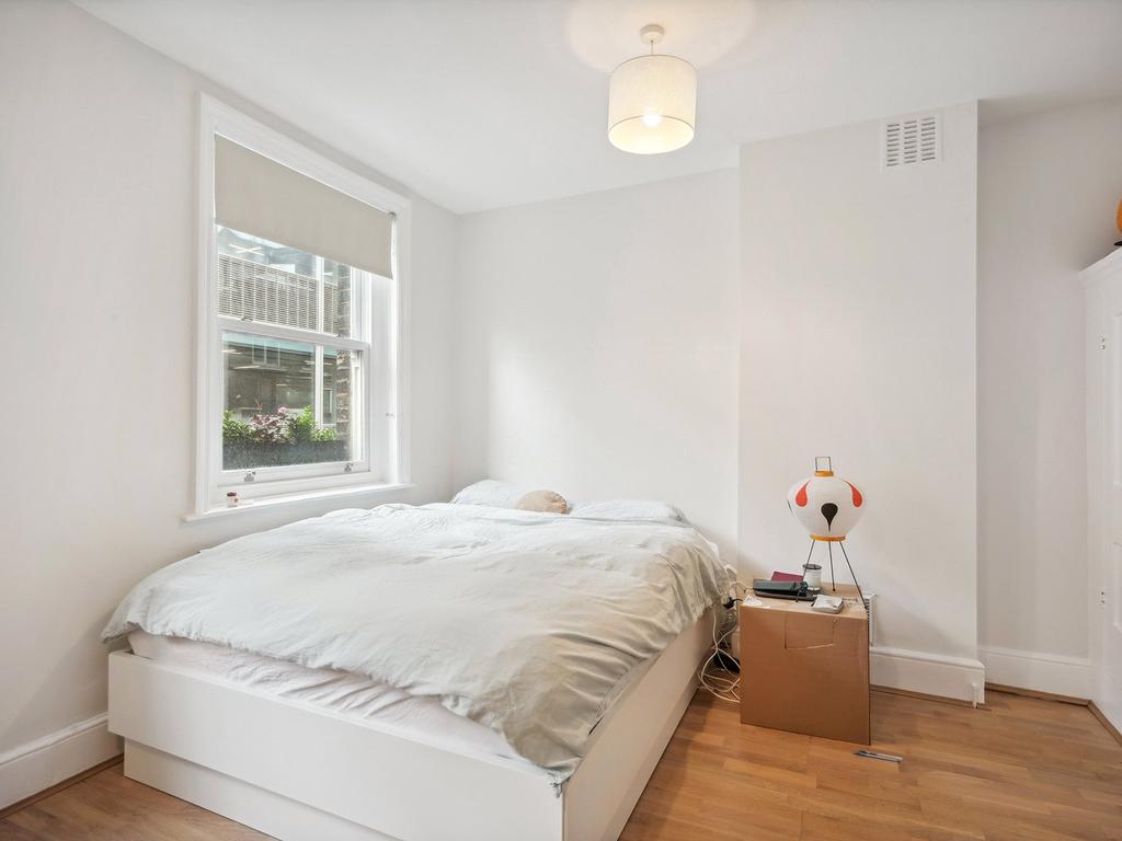 Berwick Street, London, W1F Studio - £1,863 pcm (£430 pw)