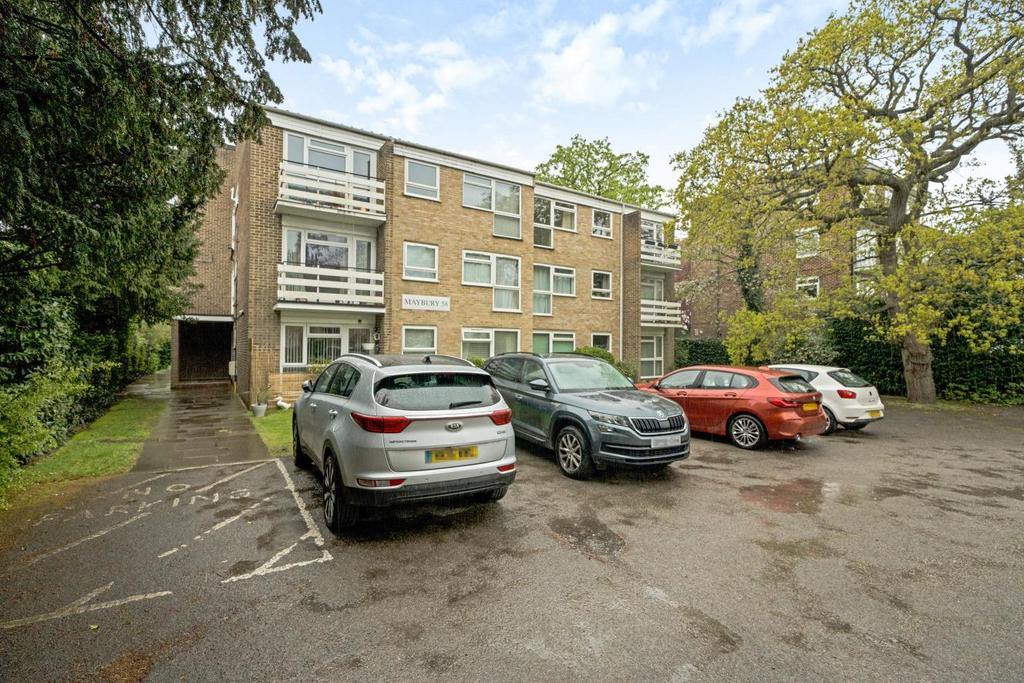 Wickham Road, Beckenham 2 bed flat for sale £375,000