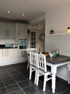 4 bedroom detached house to rent, Fully furnished four bedroom house in Topsham