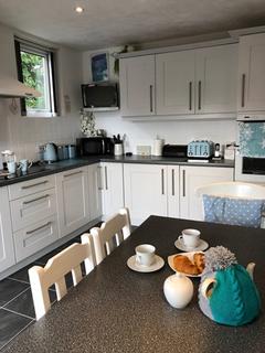 undefined, Fully furnished four bedroom house in Topsham