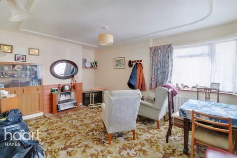 12 Chaucer Avenue, Hayes, UB4 0AP