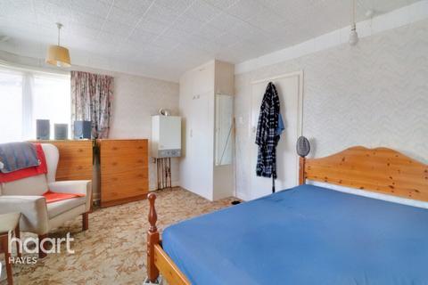 12 Chaucer Avenue, Hayes, UB4 0AP