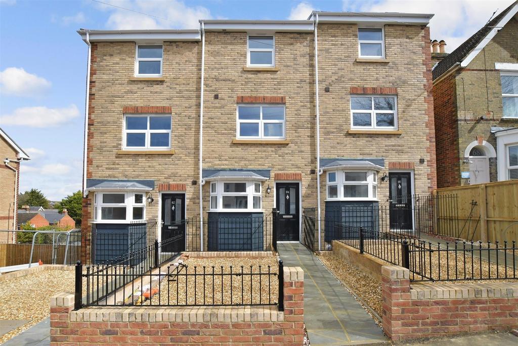 Victoria Road, Cowes, Isle of Wight 4 bed townhouse for sale £450,000