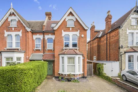 Flat C, 43 Hopton Road, London, SW16 2EL