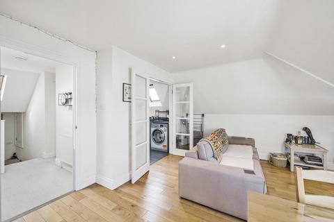 Flat C, 43 Hopton Road, London, SW16 2EL