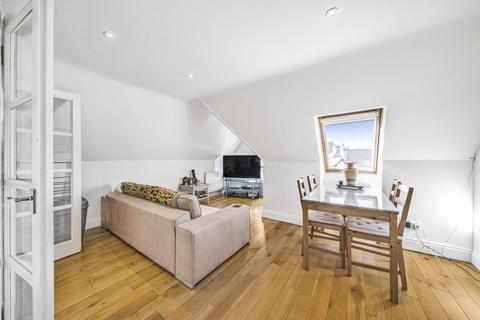 Flat C, 43 Hopton Road, London, SW16 2EL