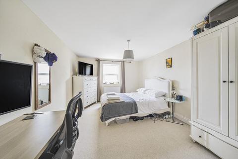 Flat C, 43 Hopton Road, London, SW16 2EL