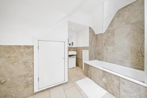 Flat C, 43 Hopton Road, London, SW16 2EL