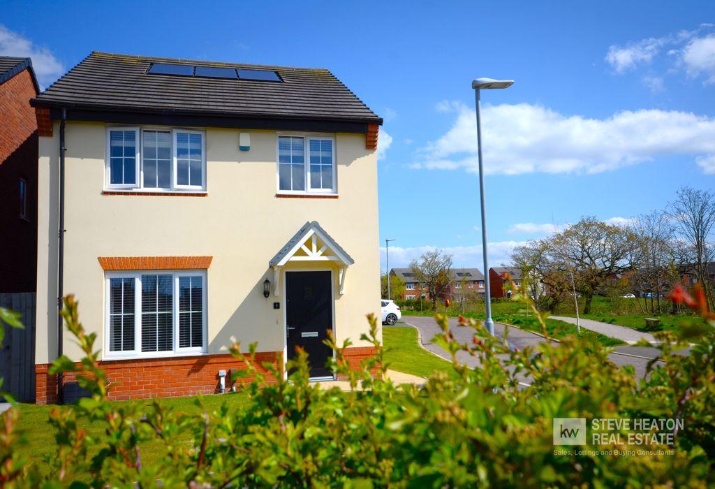Moreton Road, Cottam, Preston, Lancashire 4 bed detached house for sale