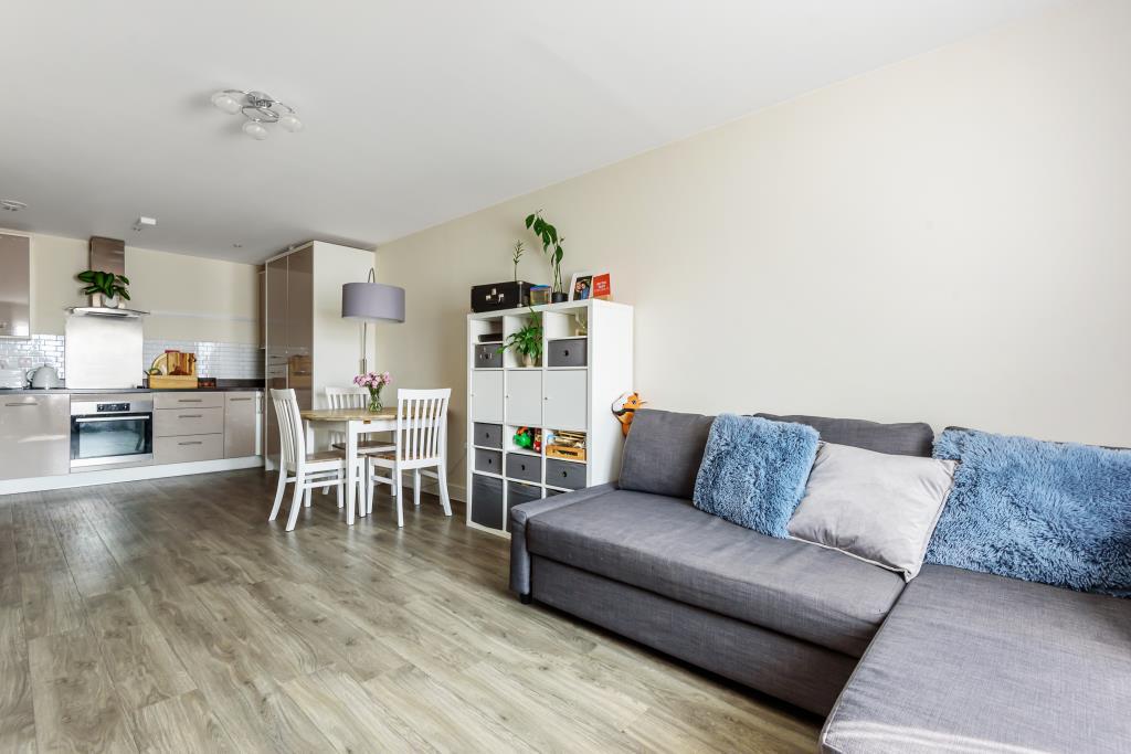 Fleming Place, Bracknell, RG12 2 bed apartment £1,250 pcm (£288 pw)