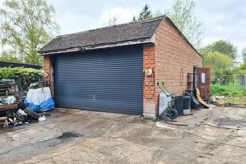136 Coppermill Road, Wraysbury, Staines-upon-thames, TW19 5NR