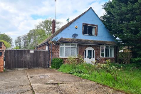 136 Coppermill Road, Wraysbury, Staines-upon-thames, TW19 5NR