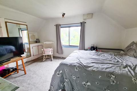 136 Coppermill Road, Wraysbury, Staines-upon-thames, TW19 5NR