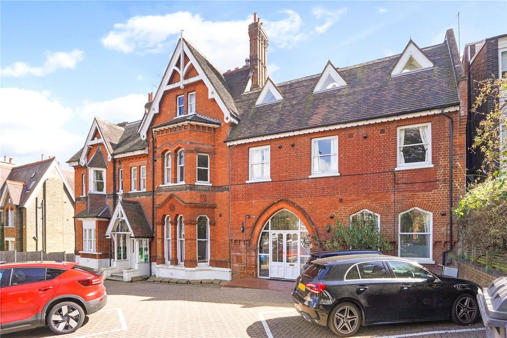 Shepherds Hill, Highgate, London, N6 3 bed apartment £2,600 pcm (£600 pw)