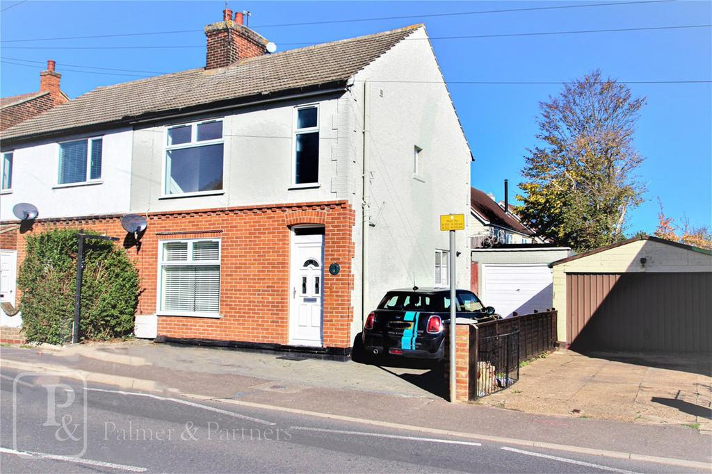 Bergholt Road Colchester Essex Co4 3 Bed End Of Terrace House £