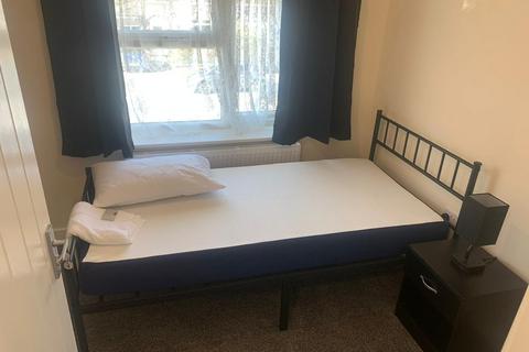 undefined, Room 5