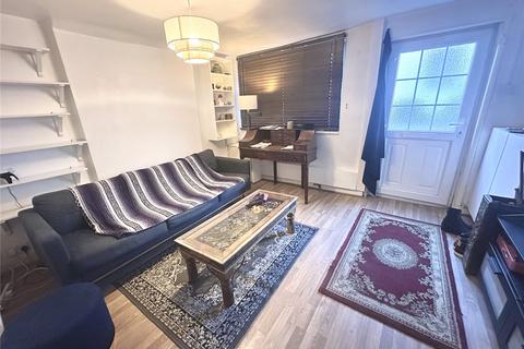 2 bedroom terraced house to rent, East Street, Farnham, Surrey, GU9