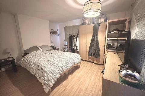 2 bedroom terraced house to rent, East Street, Farnham, Surrey, GU9