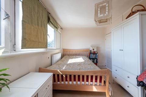 2 bedroom maisonette for sale, Ryefield Path, Bessborough Road