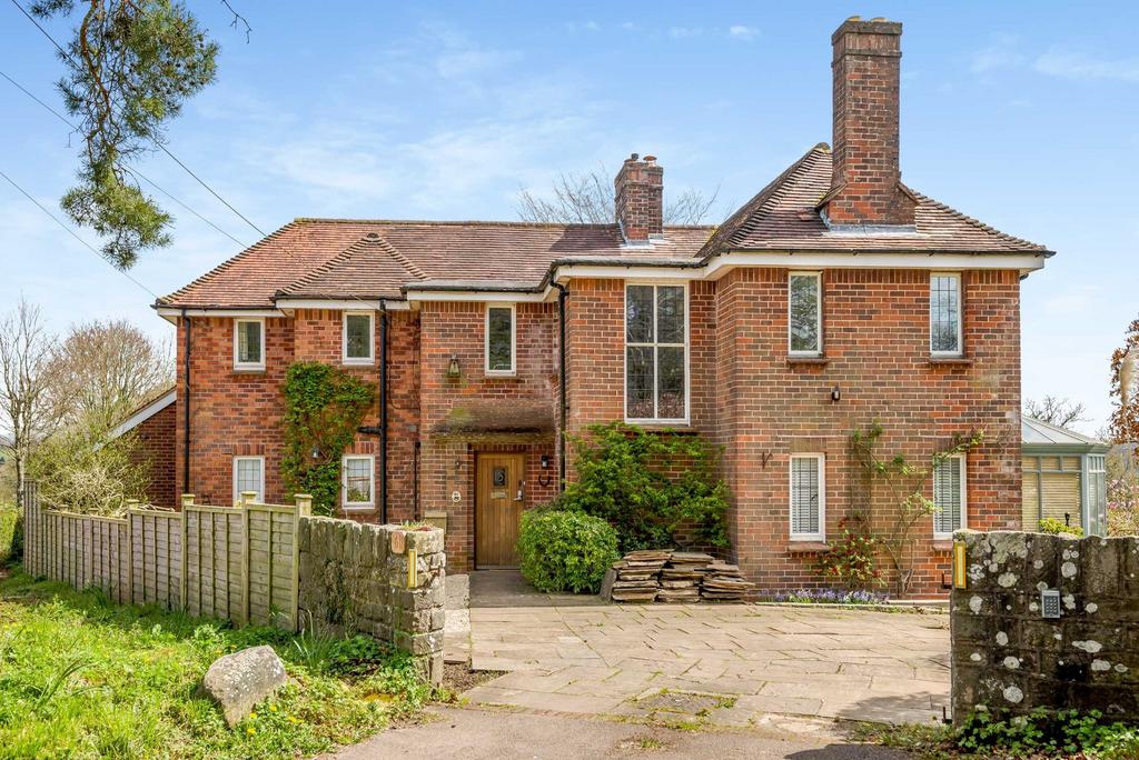 Victoria Road, Coleford 4 bed detached house £600,000