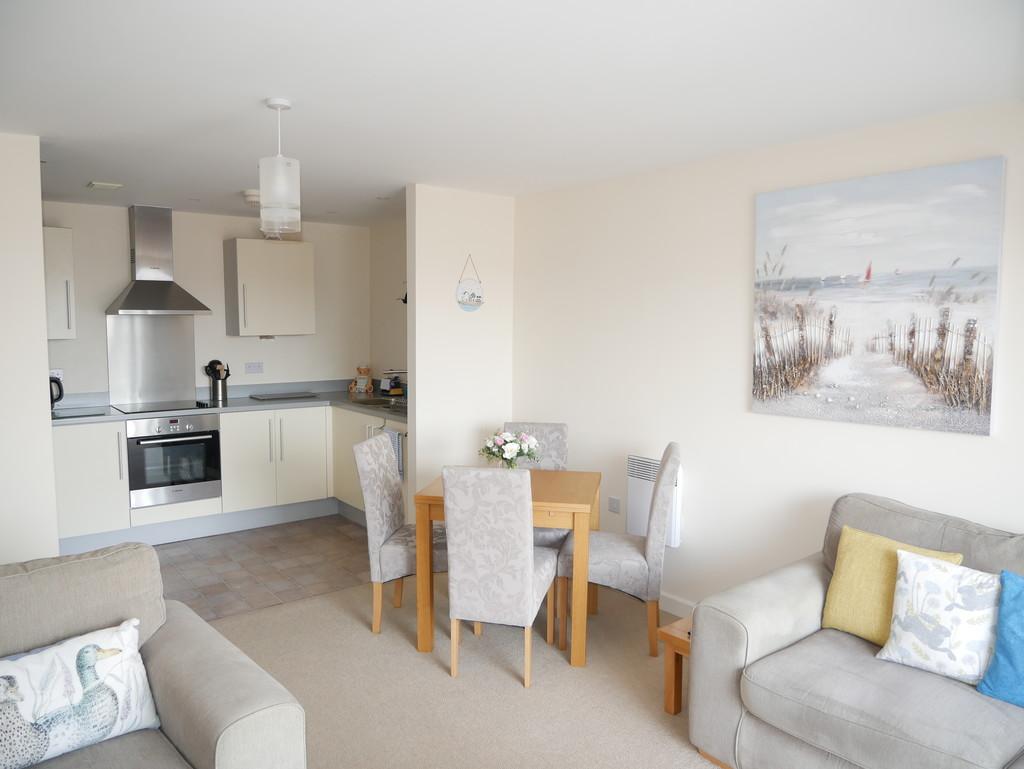 14 Avenel Way, Poole 2 bed apartment for sale £218,500