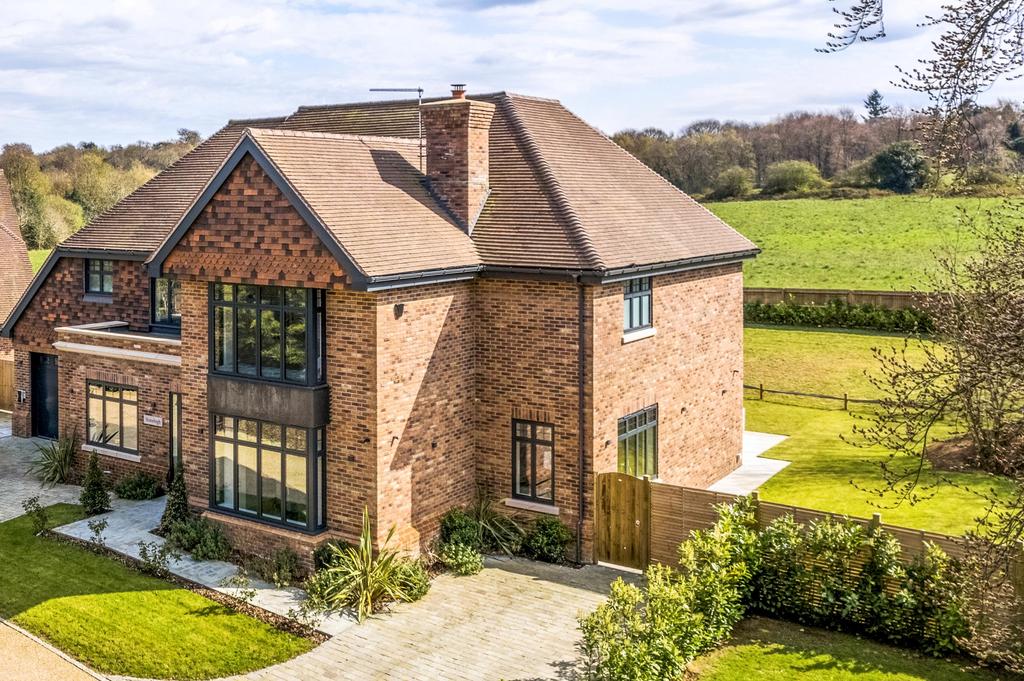 Landseer View, Oak Lane, Sevenoaks, Kent, TN13 5 bed detached house for