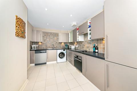 19 Sycamore Close, South Croydon, CR2 7LN