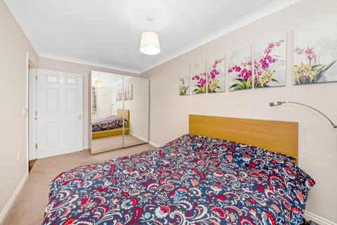 19 Sycamore Close, South Croydon, CR2 7LN