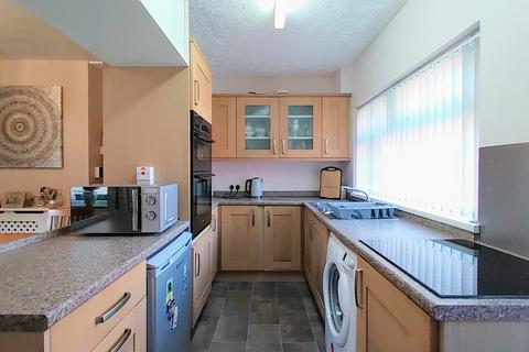 2 Rosetta Drive, Bradford, BD8 9SA
