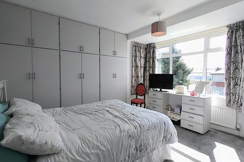 2 Rosetta Drive, Bradford, BD8 9SA
