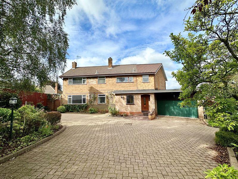 Penn Road, Gospel End, DY3 4AG 5 bed detached house for sale £525,000