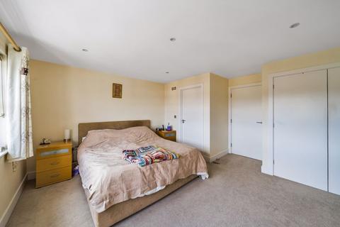 2b Avondale Road, South Croydon, CR2 6JA