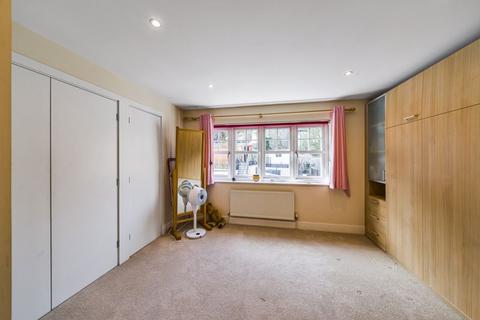 2b Avondale Road, South Croydon, CR2 6JA