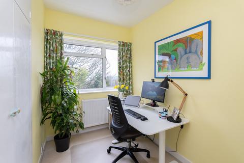 15 Masons Paddock, Dorking, RH4 1HY