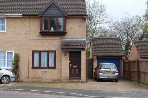 2 bedroom semi-detached house to rent, Beech Close, Willand