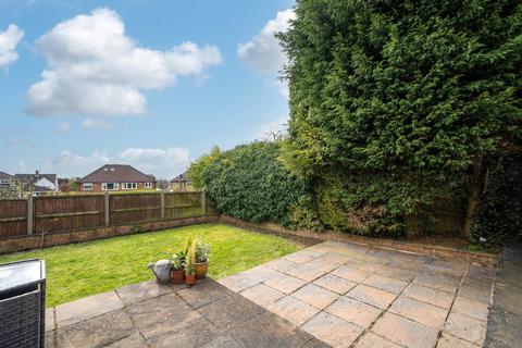 16 Ghyllroyd Drive, Birkenshaw, Bradford, BD11 2ES