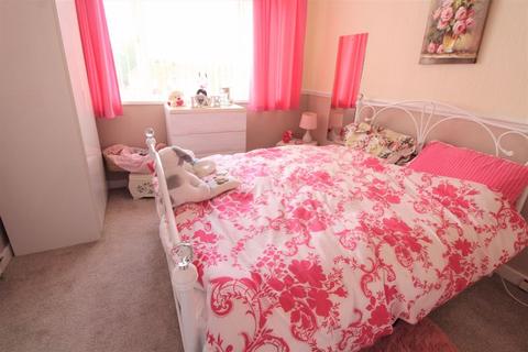 109 Commonside, Brownhills, Walsall, WS8 7AT