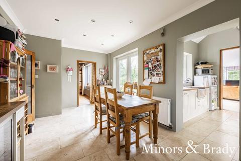 4 bedroom detached house for sale - White Farm Lane, Norwich