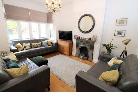 69 Carshalton Park Road, Carshalton, SM5 3SJ
