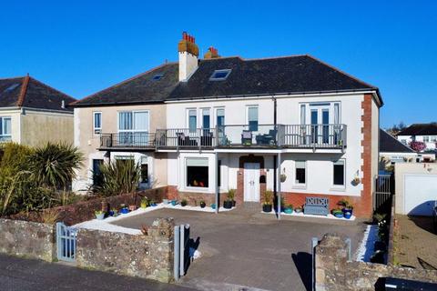 7 Blackburn Drive, Ayr, KA7 2XW